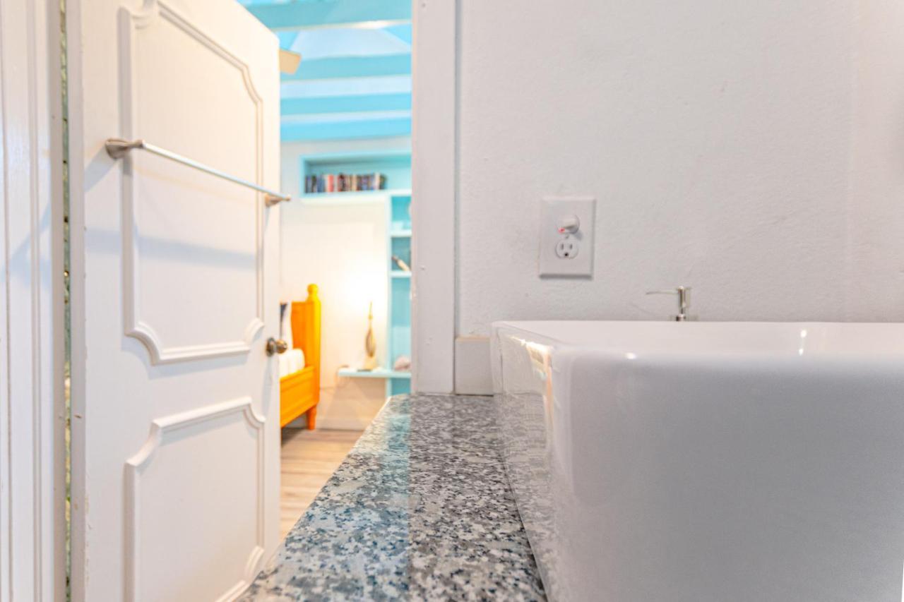 Studio Candy At Viking Hill - Love Beach Nassau Bagian luar foto